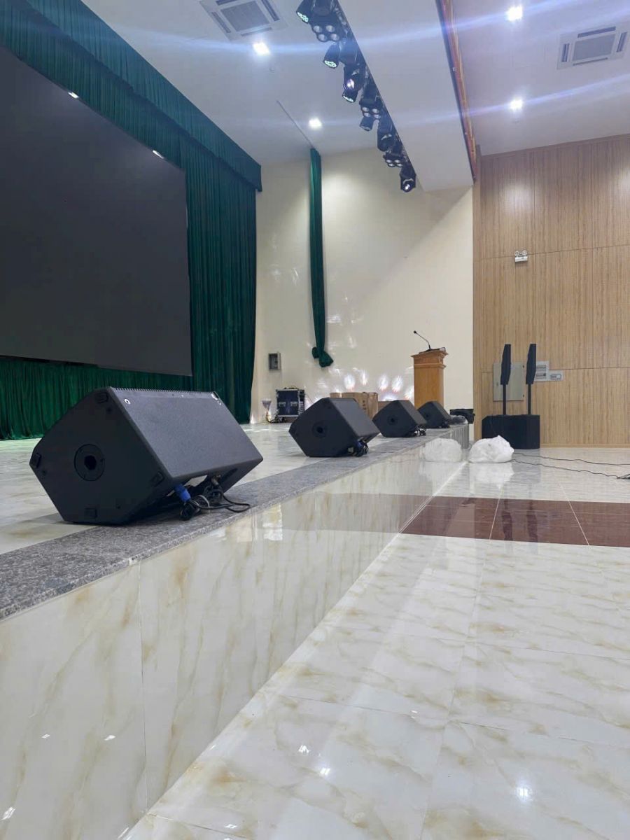 loa Cột Precision Drive SC1503 cho hoi truong