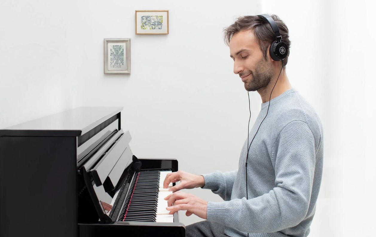 Yamaha Clavinova CLP-785