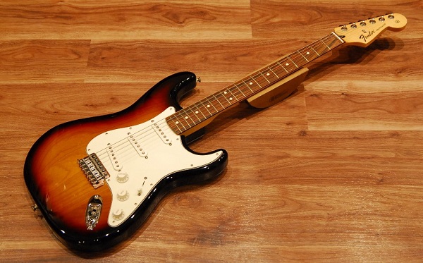 đàn guitar điện