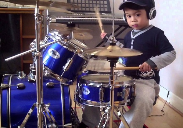 học tư thế chơi trống