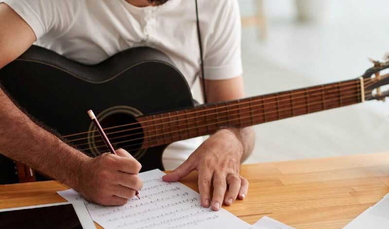 khám phá và sáng tạo âm nhạc