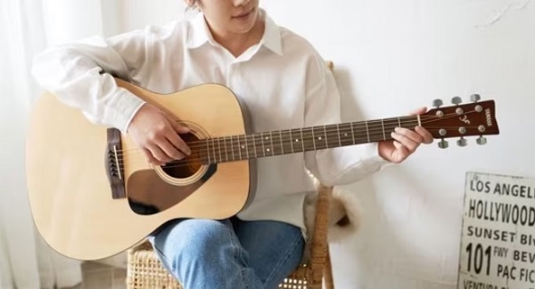 kích thước đàn guitar