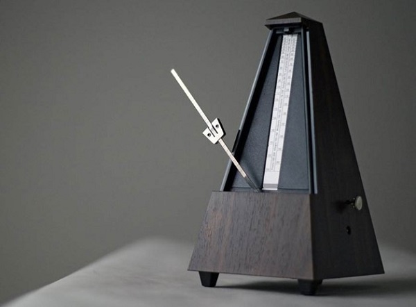 lợi ích sử dụng máy đếm nhịp piano