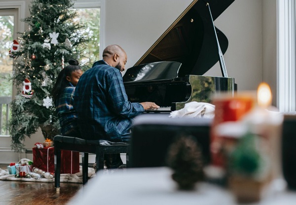 luyện tập đàn piano