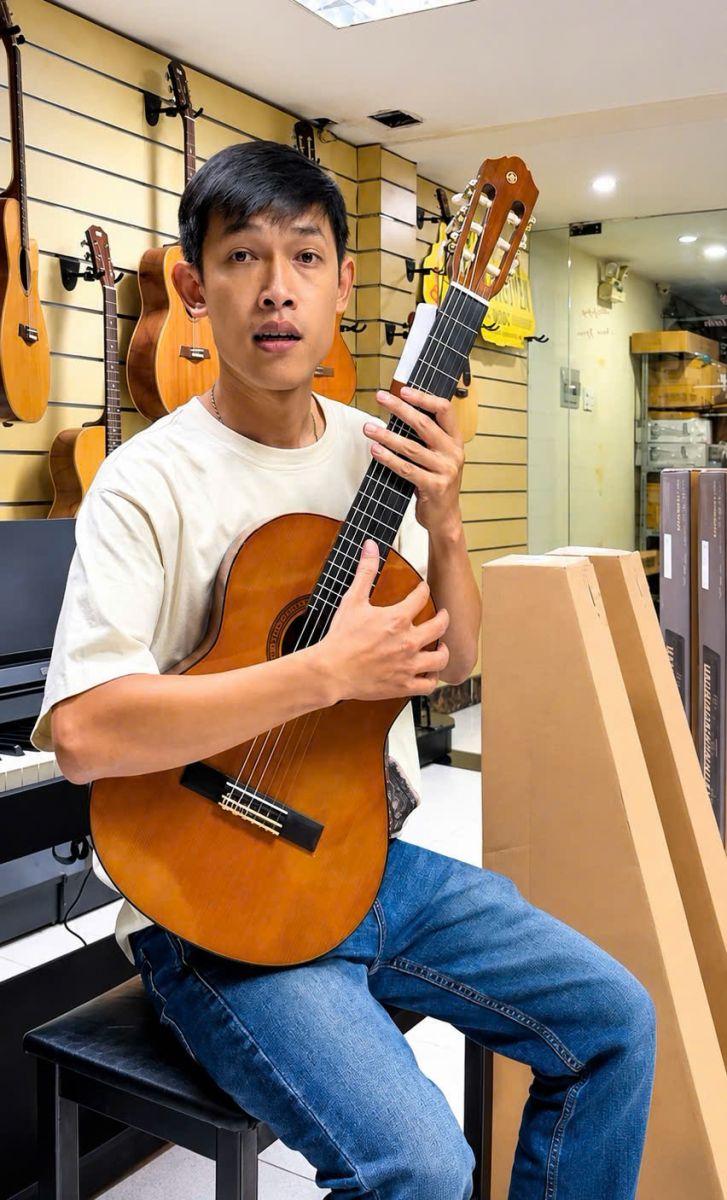 ảnh thật guitar yamaha CGS102A