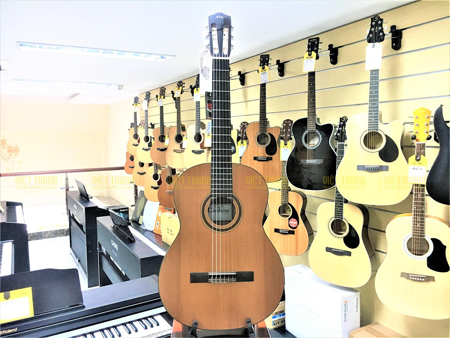 Đàn guitar Cordoba C3M