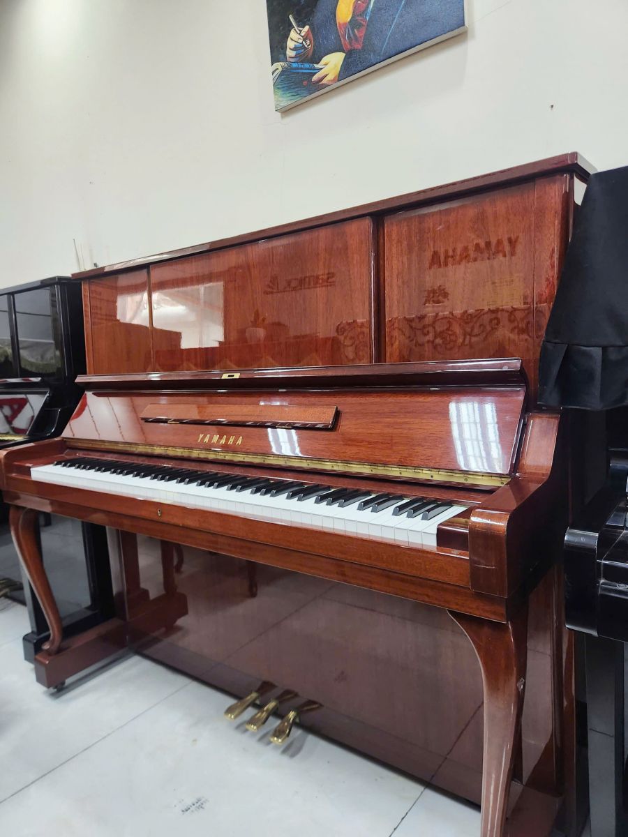 piano Yamaha W106