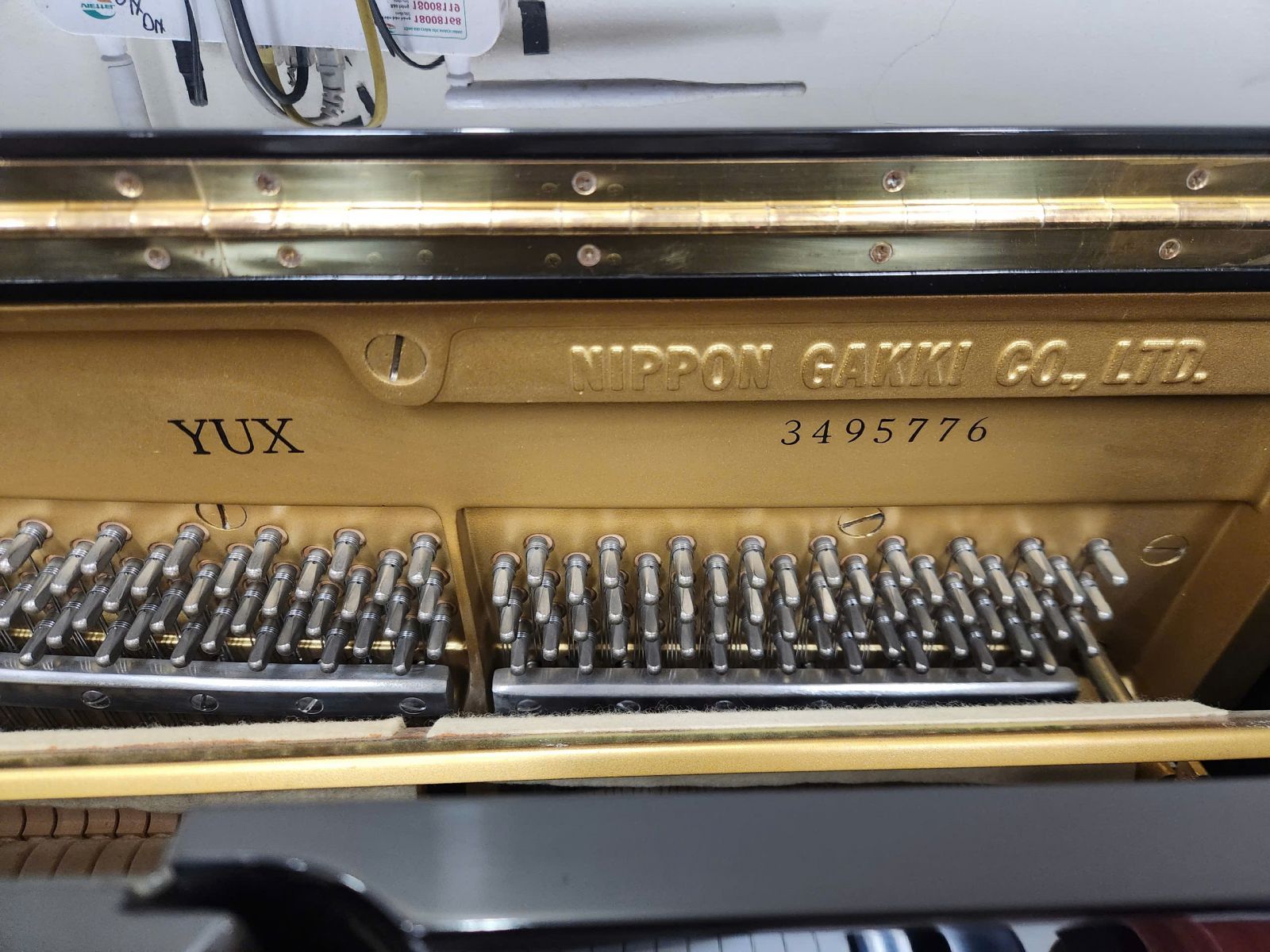piano yamaha YUX