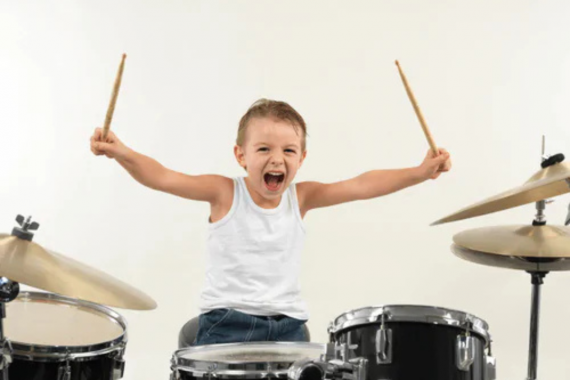 Vì Sao Trẻ Em Nên Học Trống – Hành Trình Khám Phá Sự Sáng Tạo và Phát Triển Toàn Diện