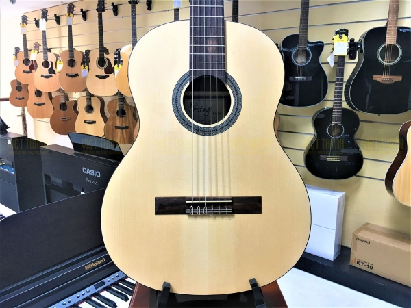 Guitar Classic Cordoba C1M