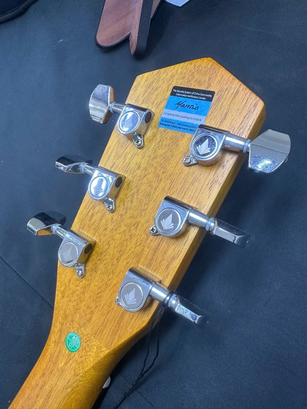 Đàn guitar Mantic GT-1DC