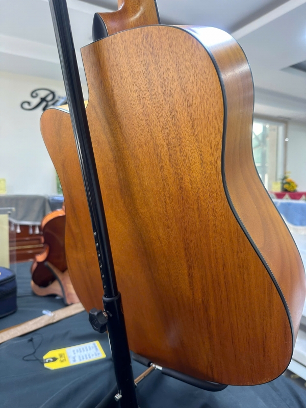 Đàn guitar Mantic GT-1DC