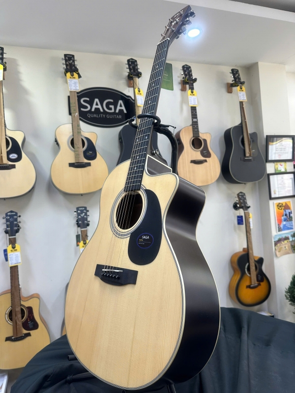Đàn guitar Saga SF700GC