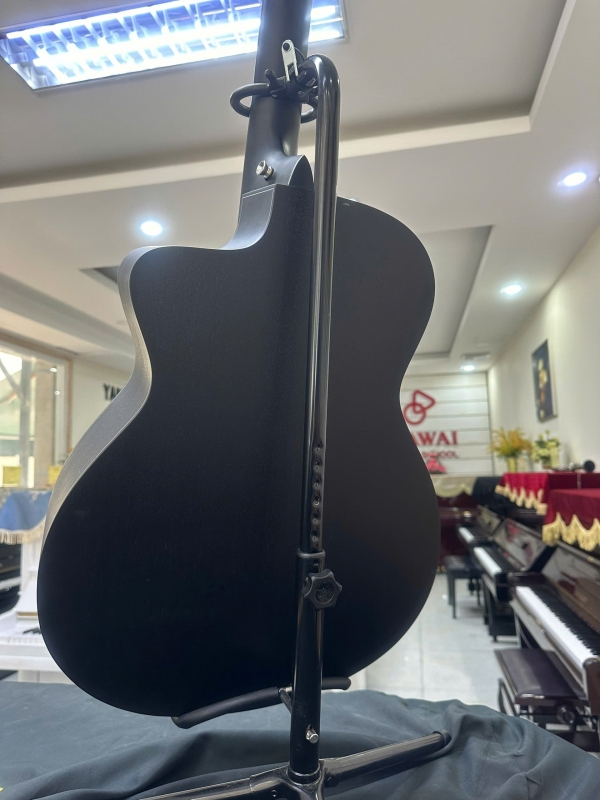 Đàn guitar Saga SF600GCE-BK
