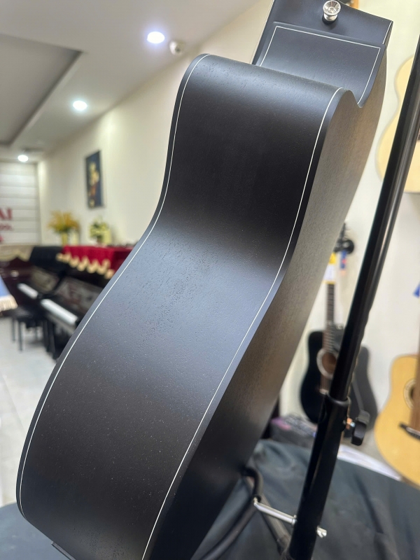 Đàn guitar Saga SF600GCE-BK