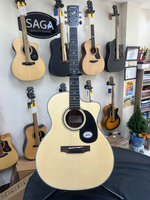 Đàn guitar Saga SF600GCE