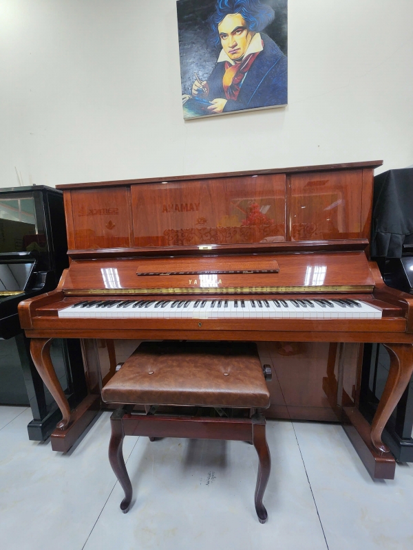 Đàn Piano Yamaha W106
