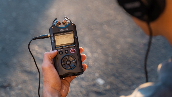 Máy ghi âm Tascam DR-40x