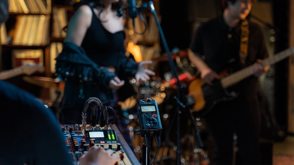 Máy ghi âm Tascam DR-40x