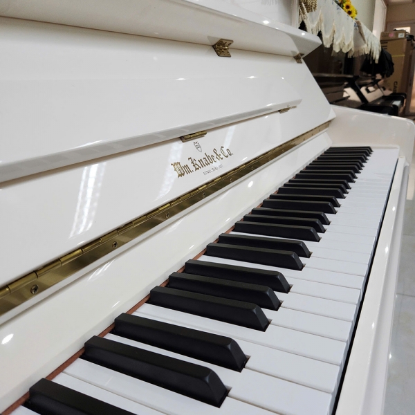 Đàn Piano Knabe WMV 132FD Màu Trắng