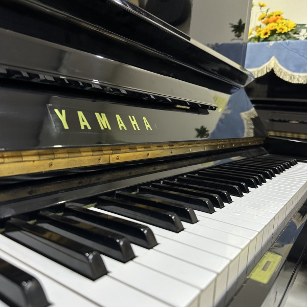 Đàn piano cũ YAMAHA U3E