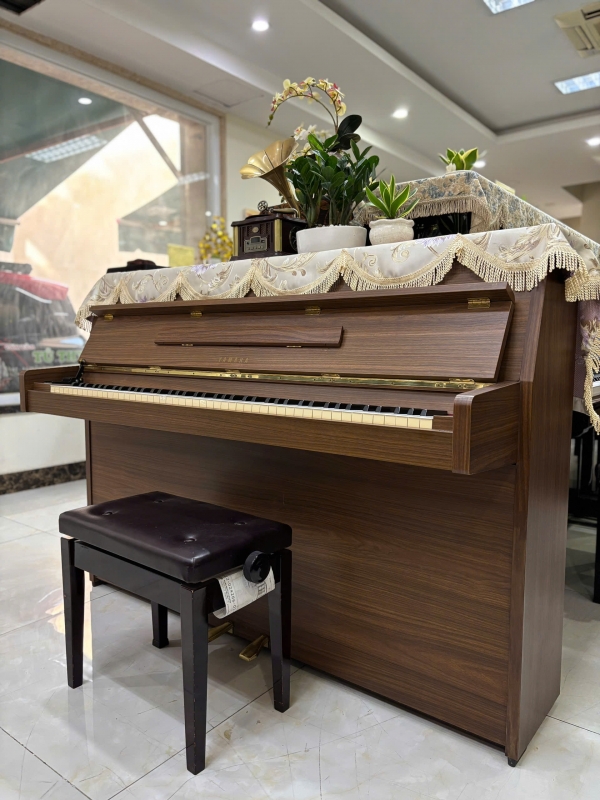 Piano Yamaha LU-101