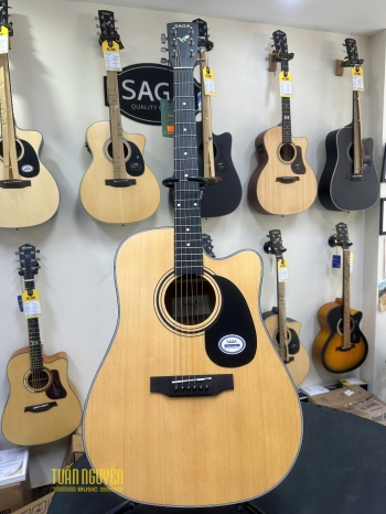 Đàn guitar Saga SF600C