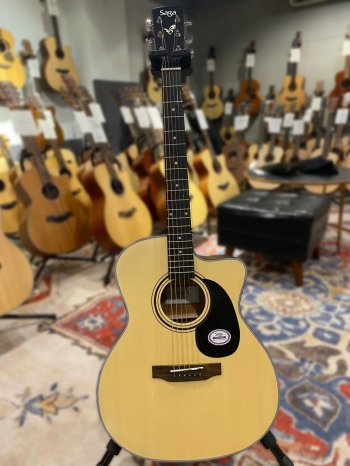  Đàn guitar Saga SF600GC